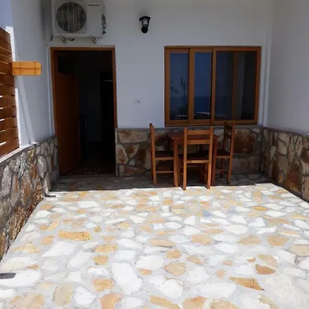 Guest house Beleris Himare