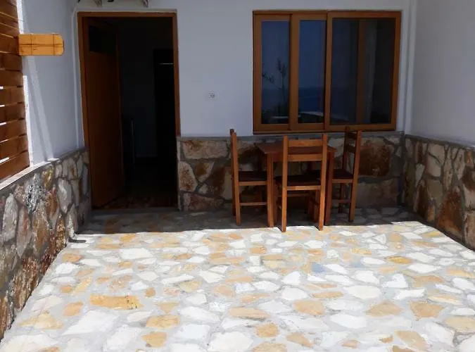 Guest house Beleris Himare